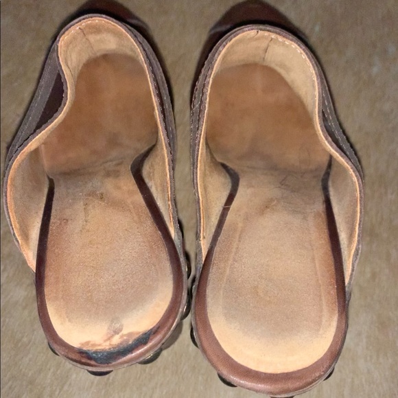 Brown Chanel clogs - Picture 5 of 7